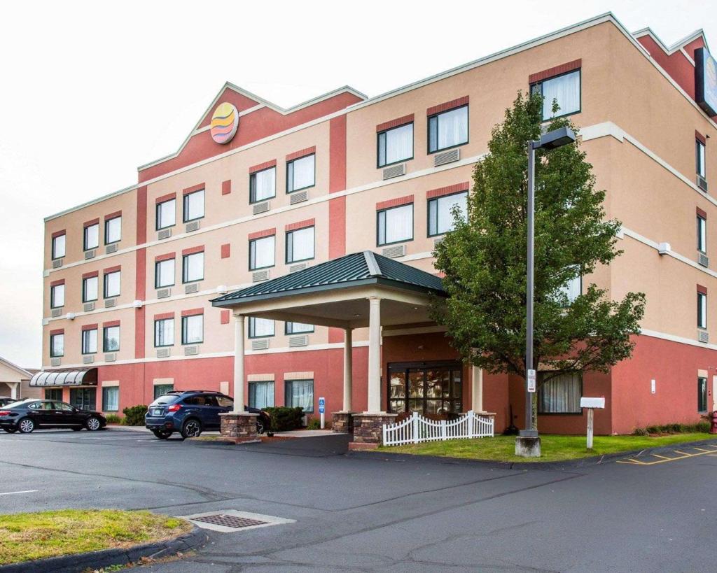 Comfort Inn East Windsor - Springfield image