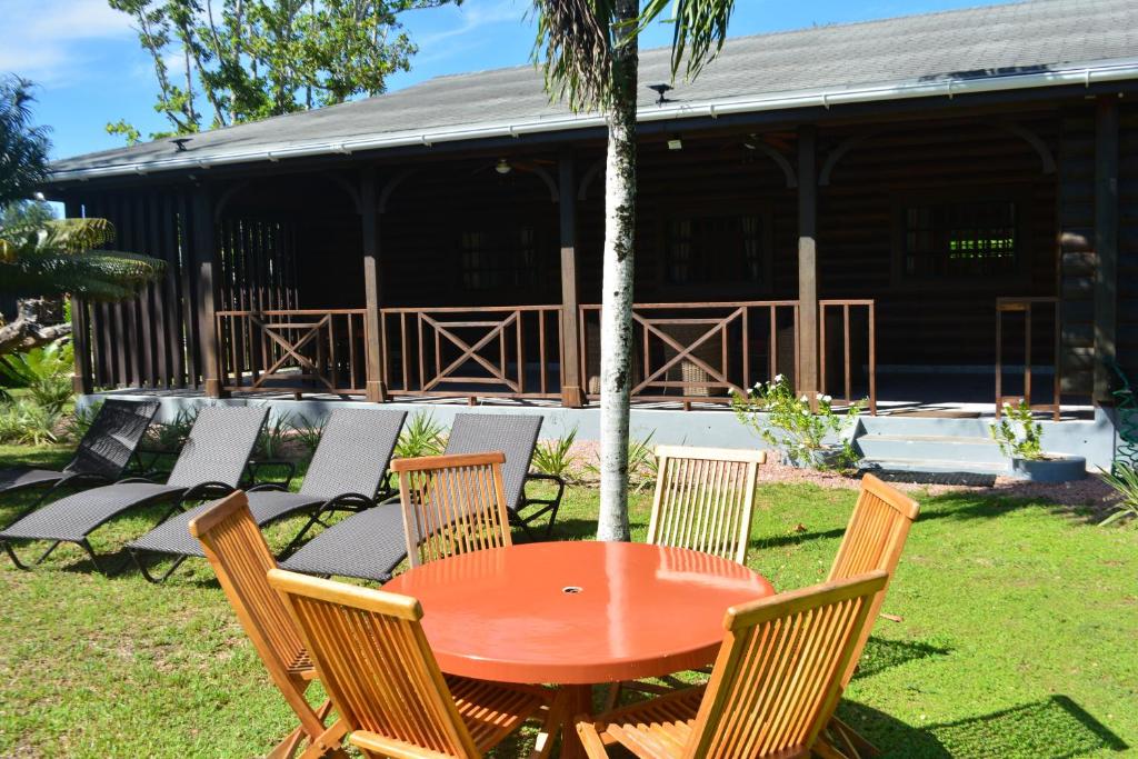 Вилла (Вилла с 3 спальнями), Heliconia Grove