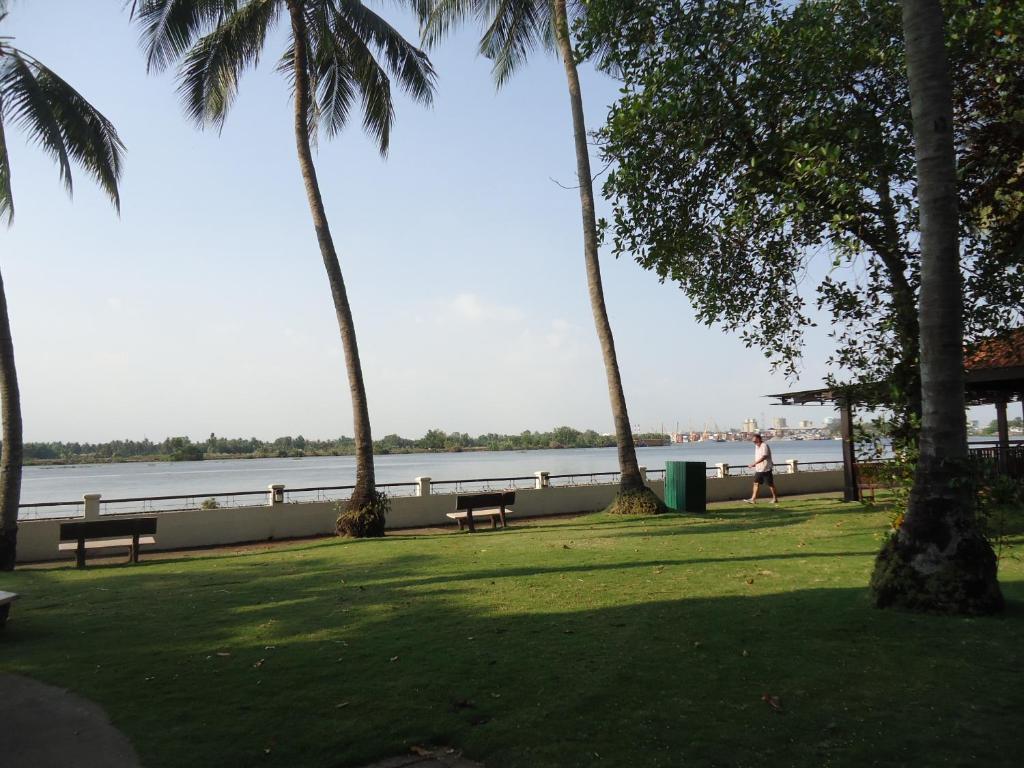 Riverside Serviced Apartments