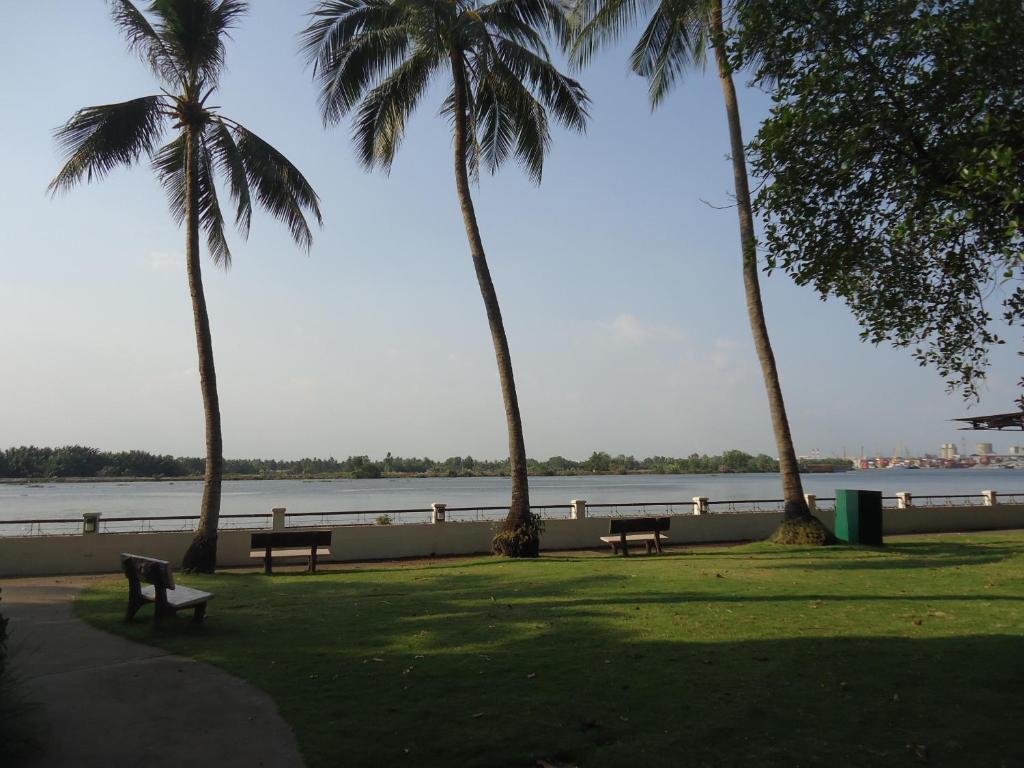 Riverside Serviced Apartments