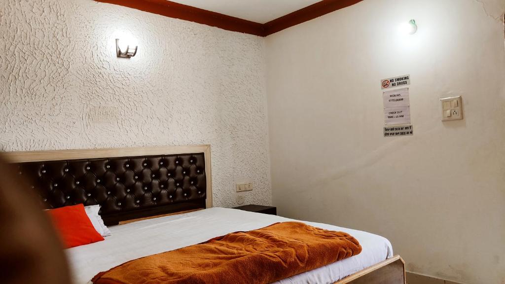 WHITE HOUSE Luxury Rooms - Loved by Travellers, Couples, Corporates photo 4