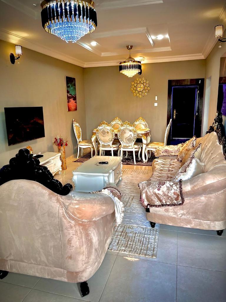 The Moonshine Residence-Royal photo 3