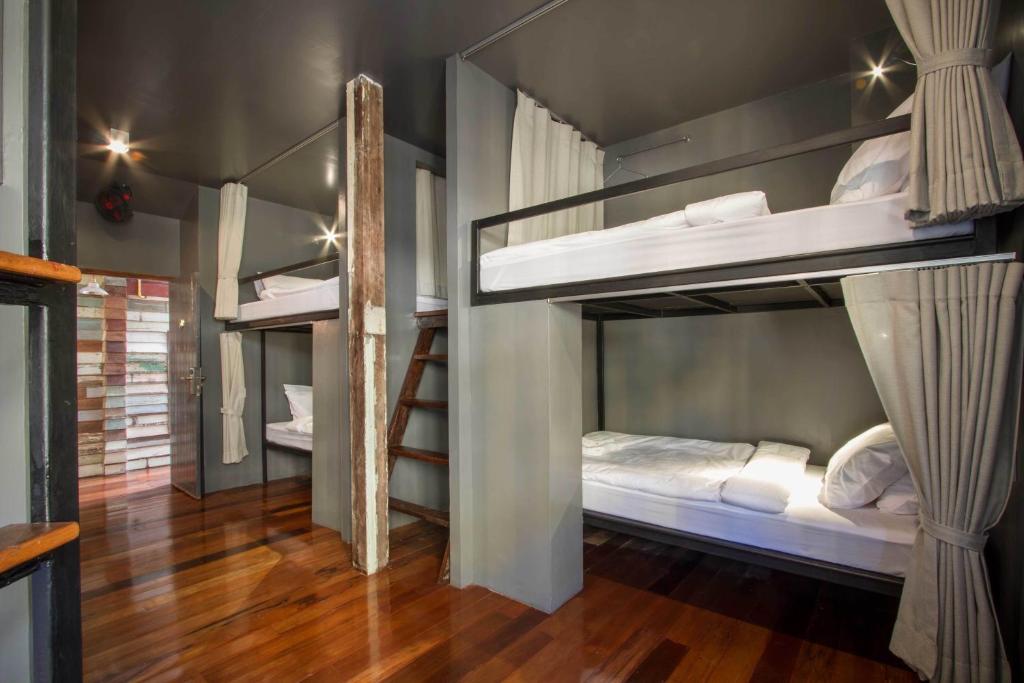 Номер (Кровать в общем 8-местном номере для женщин), Here Hostel Bangkok