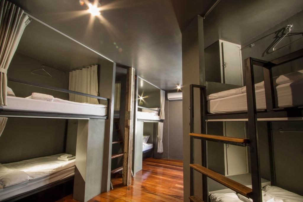Номер (Кровать в общем 8-местном номере для женщин), Here Hostel Bangkok