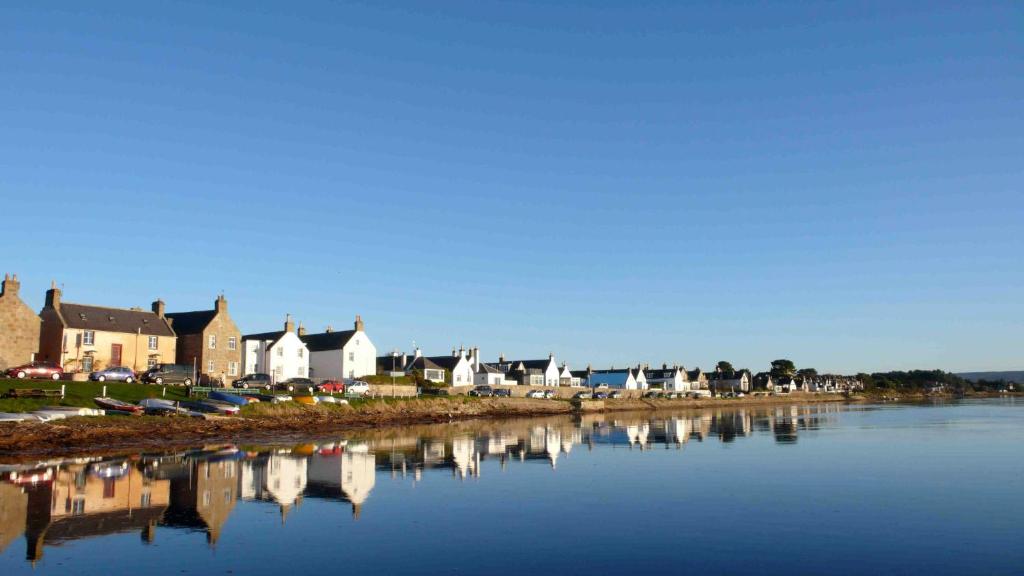 Driftwood Cottage, Findhorn Village