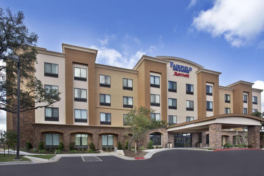 Fairfield Inn and Suites by Marriott Austin Northwest/Research Blvd photo 1
