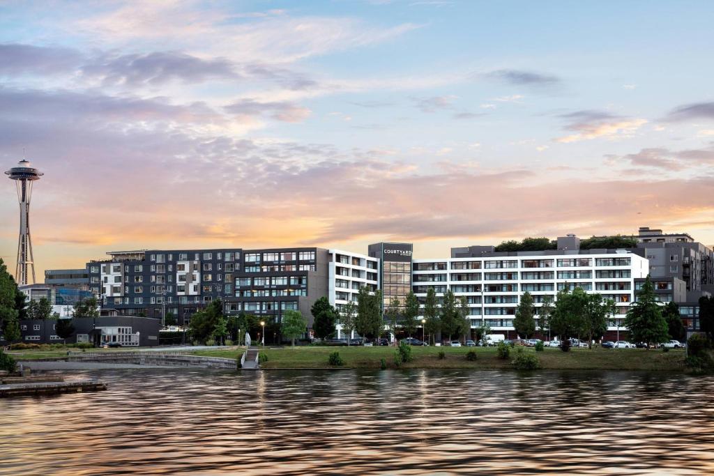Courtyard by Marriott Seattle Downtown Lake Union image