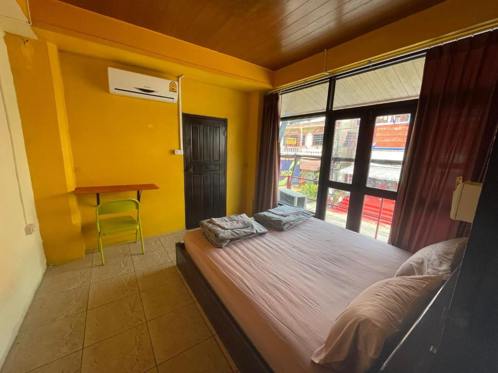 Over the Moon hostel photo 3