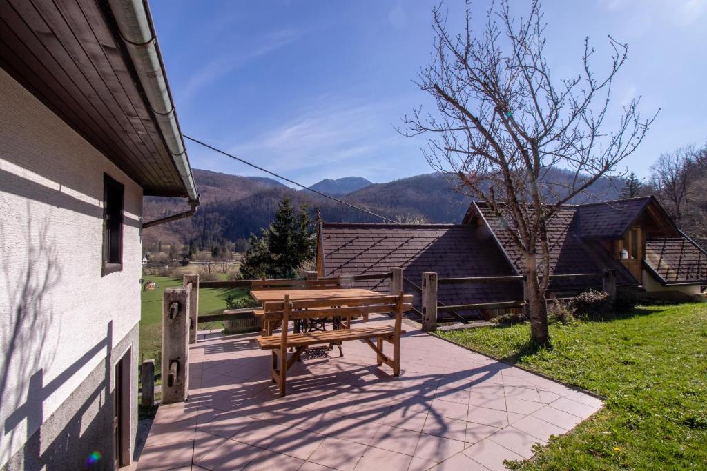 River Valley View House photo 1