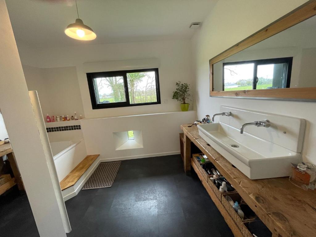 Chambres privées dans fermette rénovée proche du Mans au calme photo 3