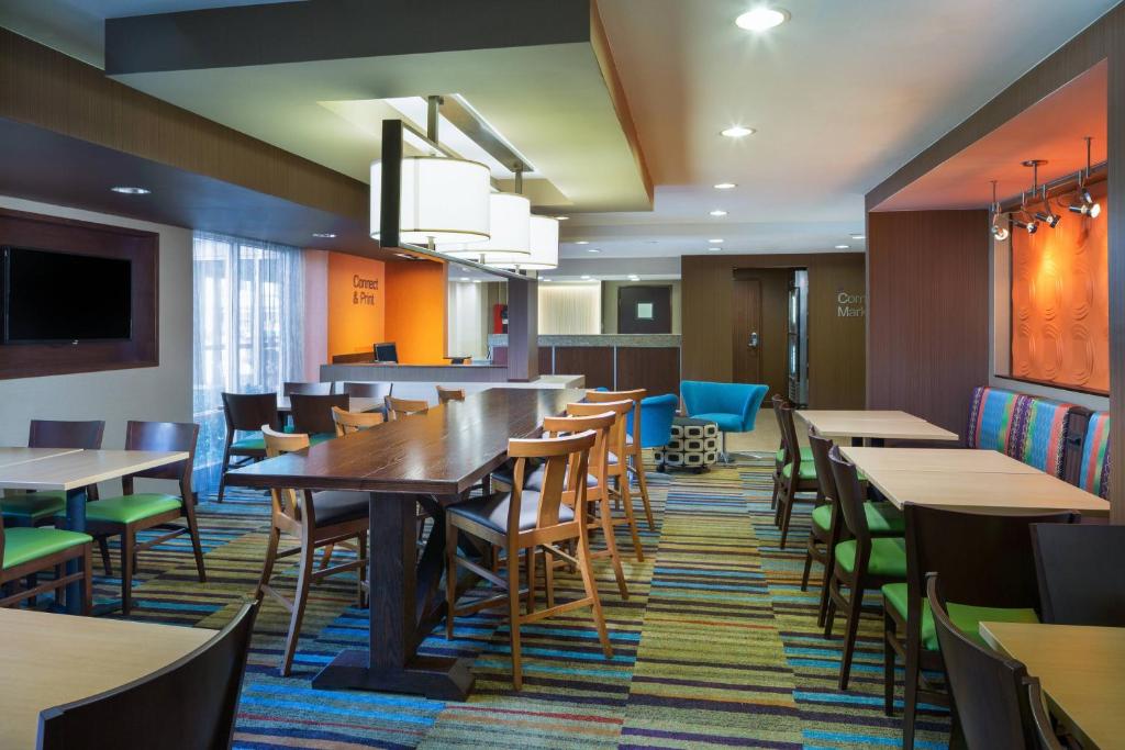 Fairfield Inn & Suites San Antonio Airport/North Star Mall image