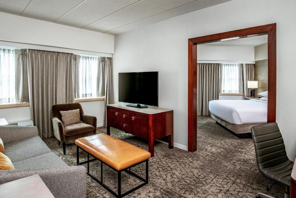 Sheraton Boston Needham Hotel - Tap to explore photos