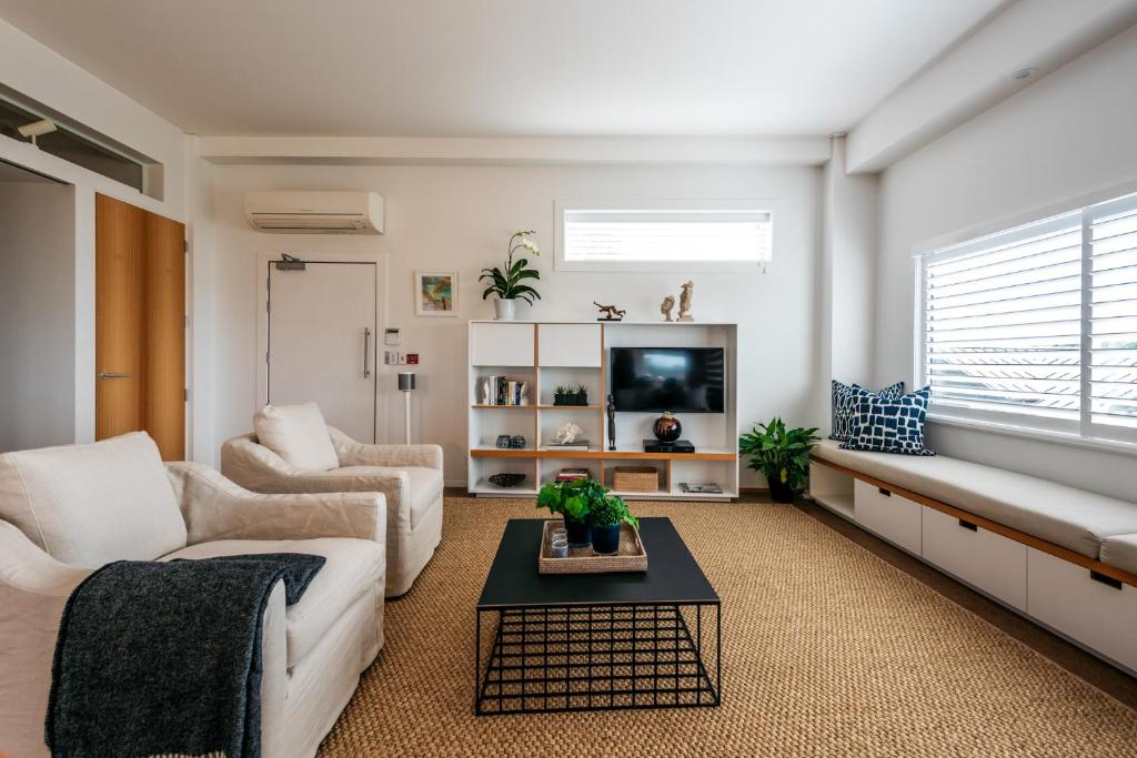 Oneroa Beach Apartment photo 4