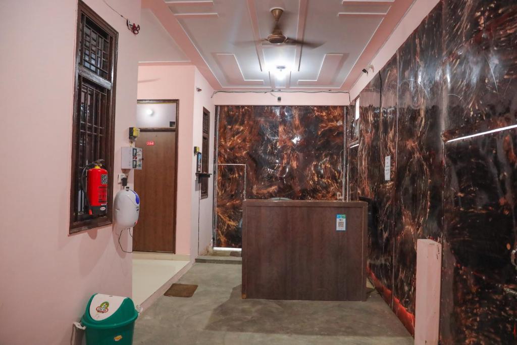 Super OYO 83457 Hotel Hmi International photo 2