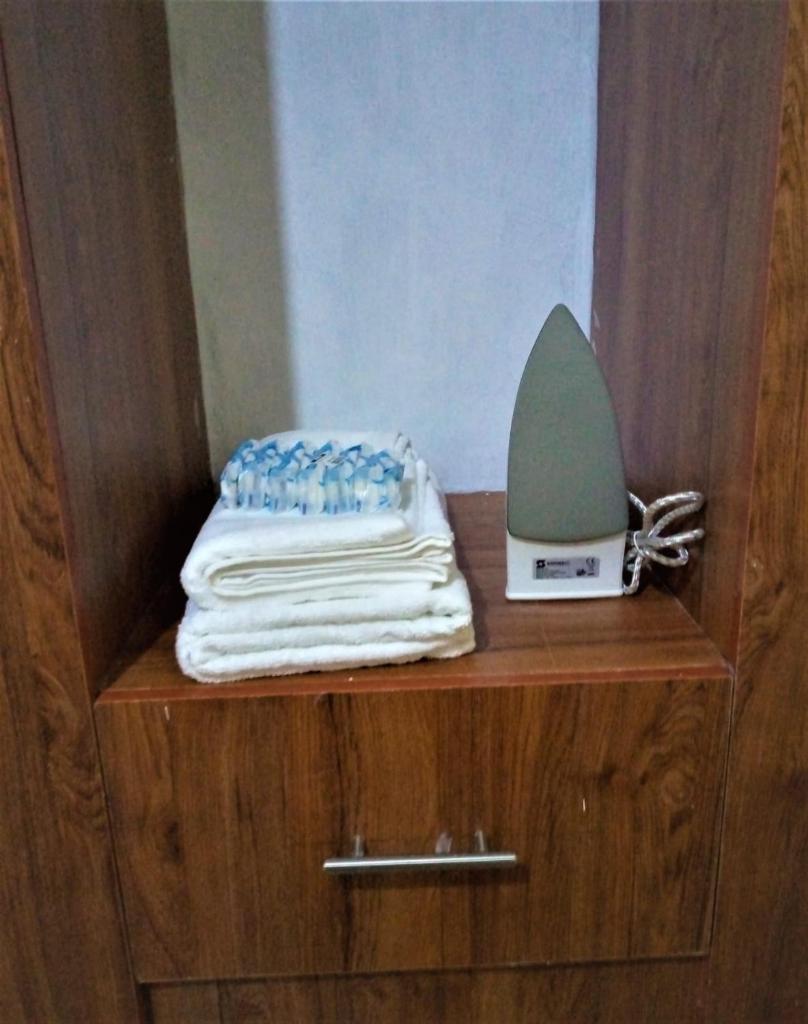 Roma Stays- Stylish modern two/one bedroom in Busia (near Weighbridge) photo 3