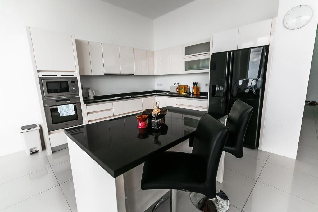 Large Penthouse 3BR with jacuzzi, Best for Kids photo 3