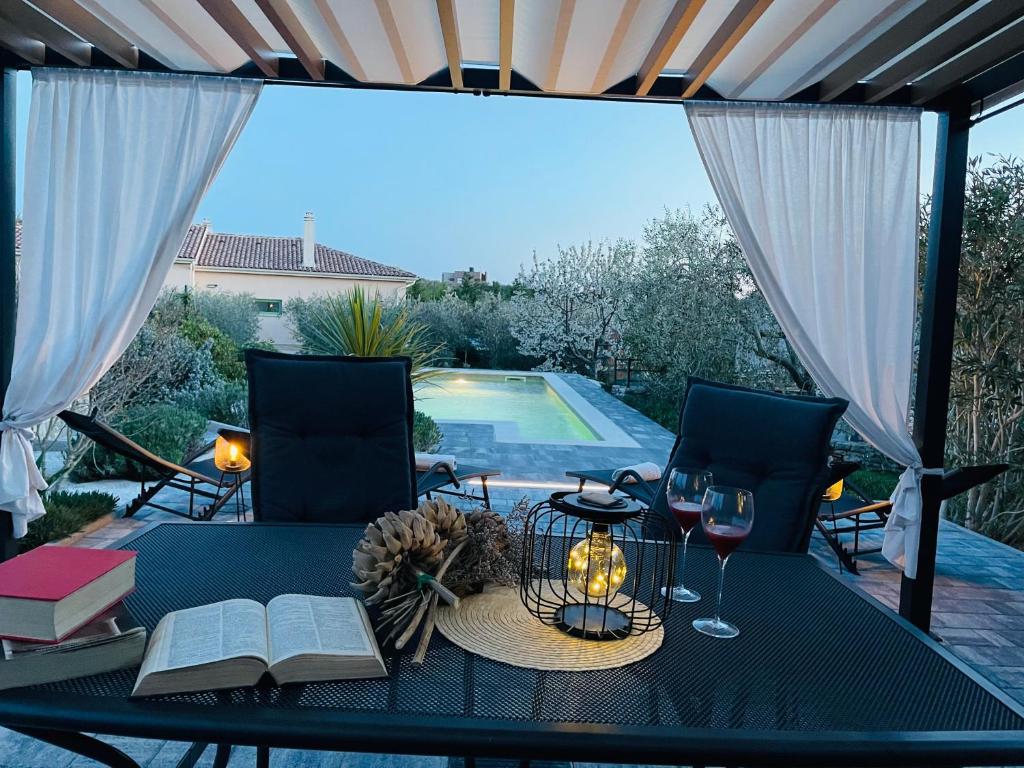 Holiday House Tesser with Pool photo 4