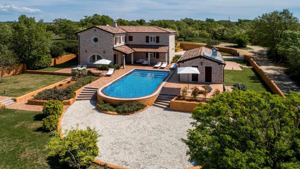 Villa Luxoria Ema photo 4
