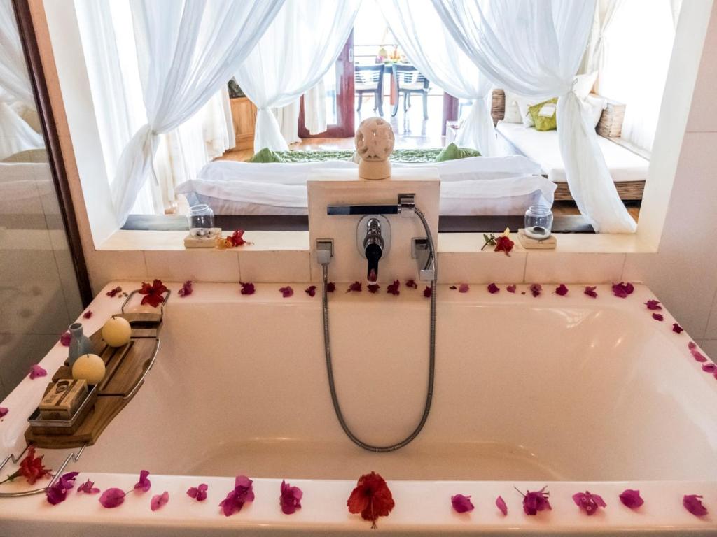 Vellago Resort - Adults Only Room Type - Honeymoon Suite with Sea View