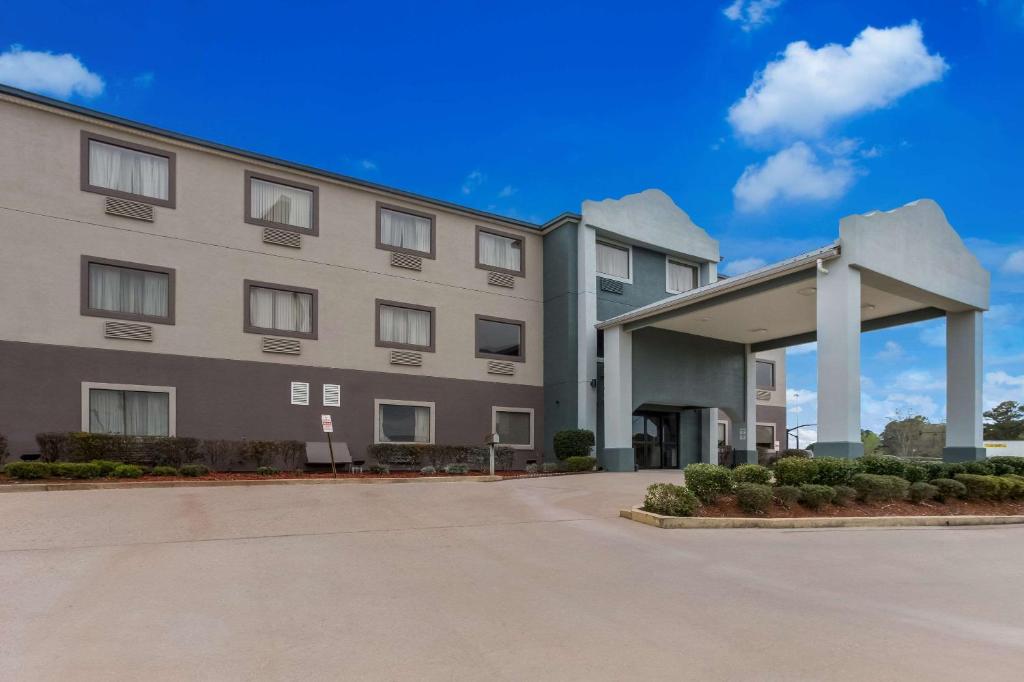 Quality Inn & Suites Pearl - Jackson image