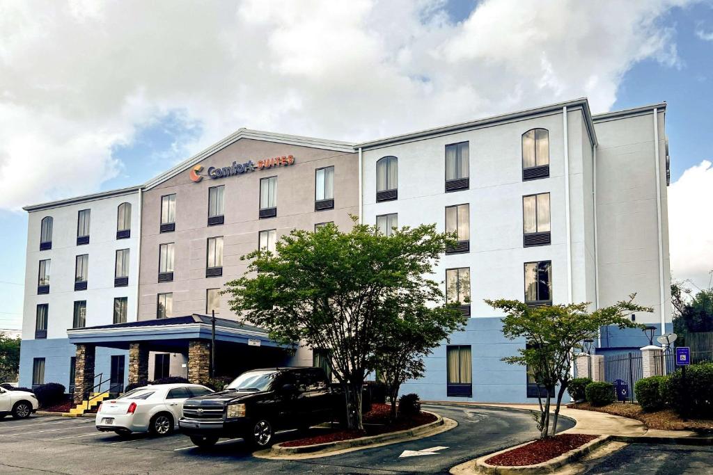 Comfort Suites Columbus State University Area image