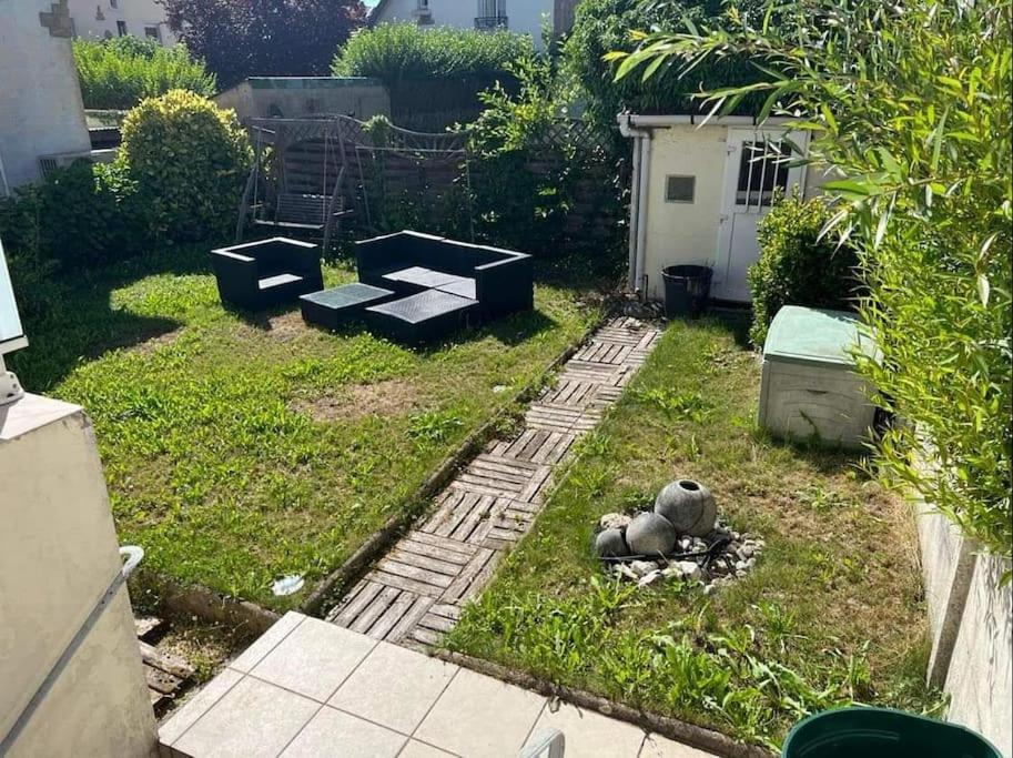 Jolie maison de ville avec terrasse et jardin photo 1
