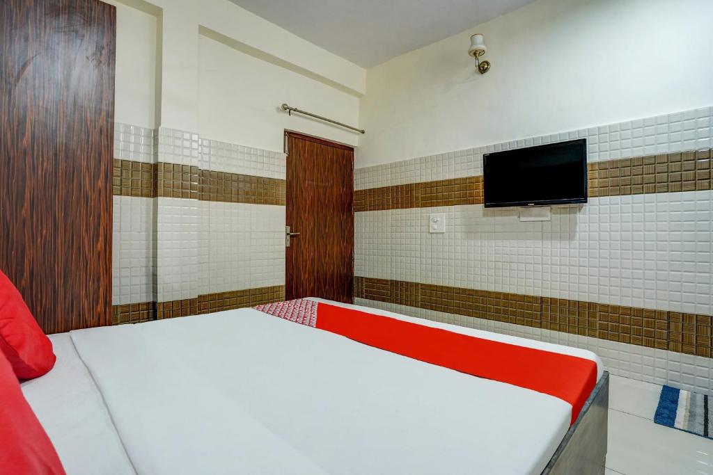 Super OYO Hotel 7 Sky photo 2