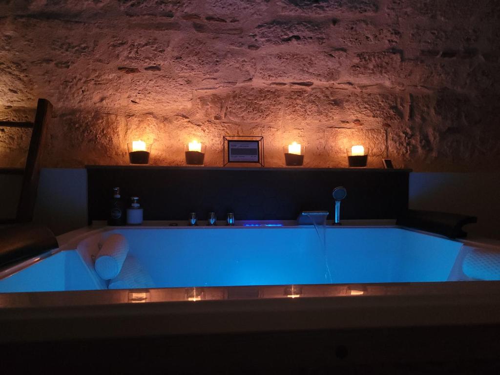 Nuit insolite avec SPA privatif au "Secret" photo 2