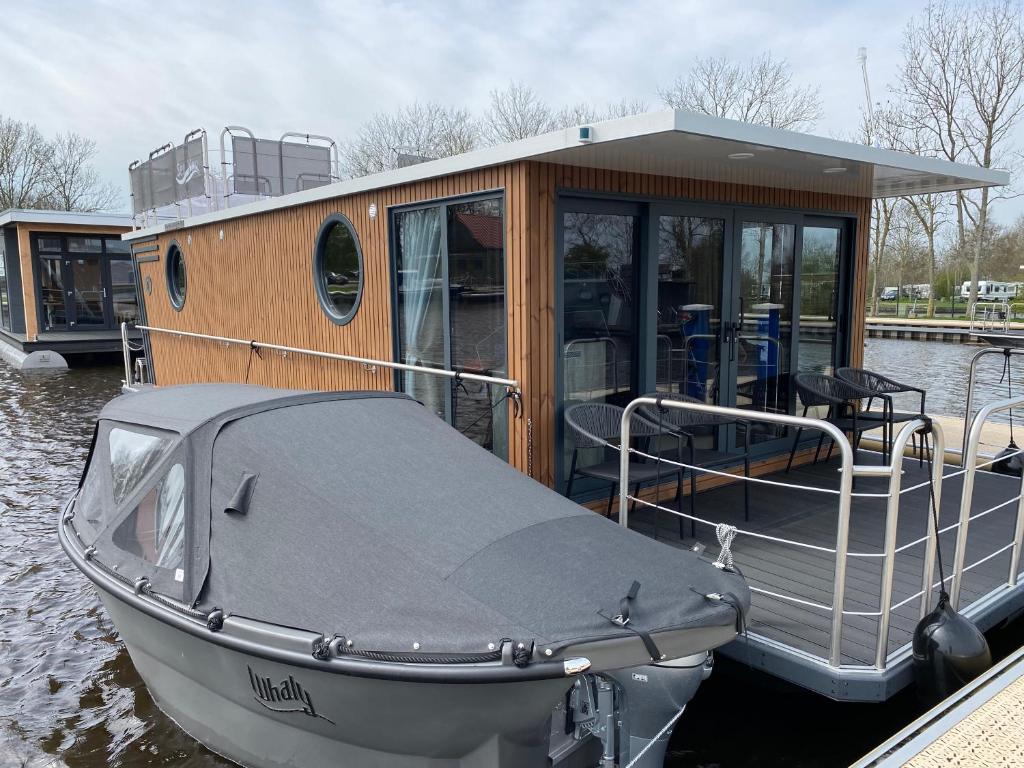 SeaYou House boat photo 1