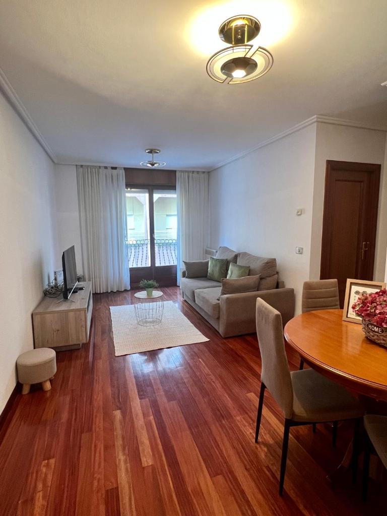 Piso céntrico a 10 min de la playa con garaje incluido