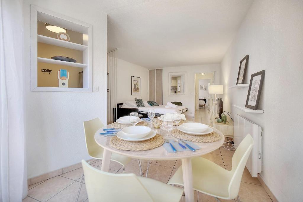 IMMOGROOM - Nice apartment - Wifi - Parking - Close to everything photo 2