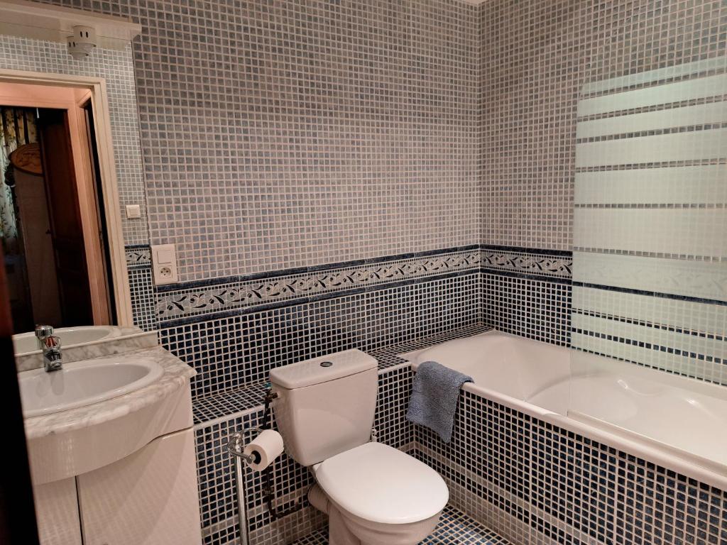 2 bedroom prestige apartment with pool and sauna photo 4