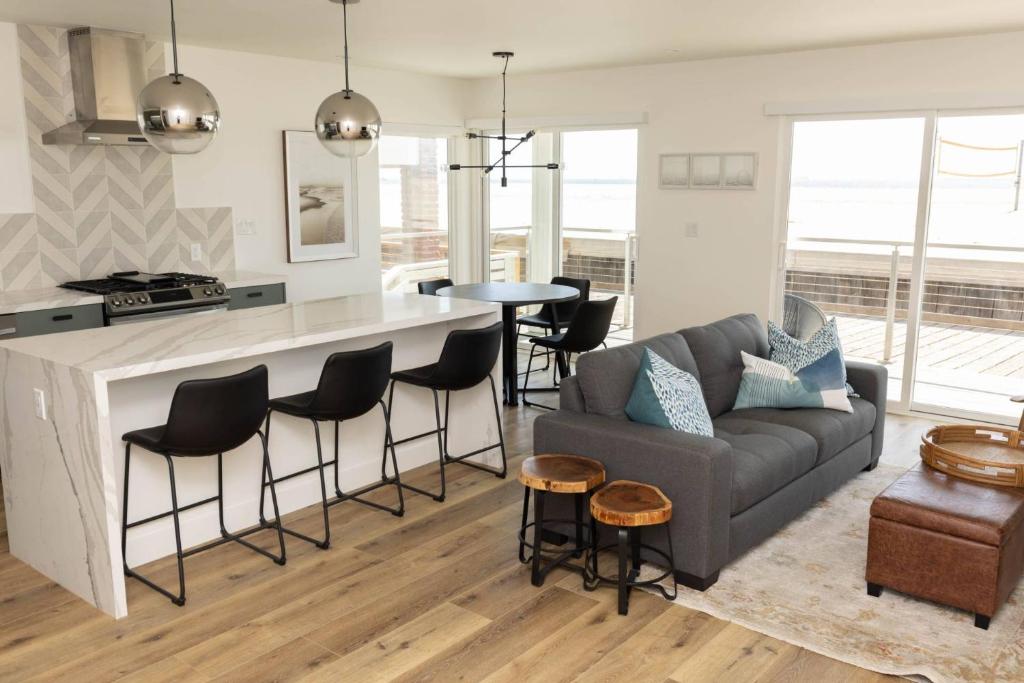 5609 East Seaside Walk photo 1