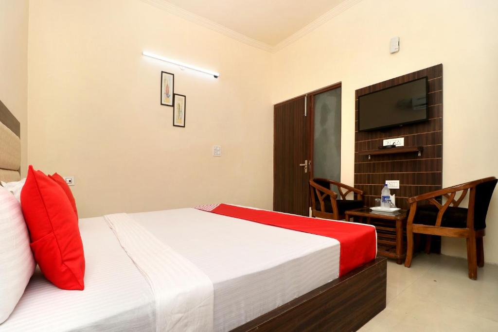 Flagship Hotel Virat photo 4