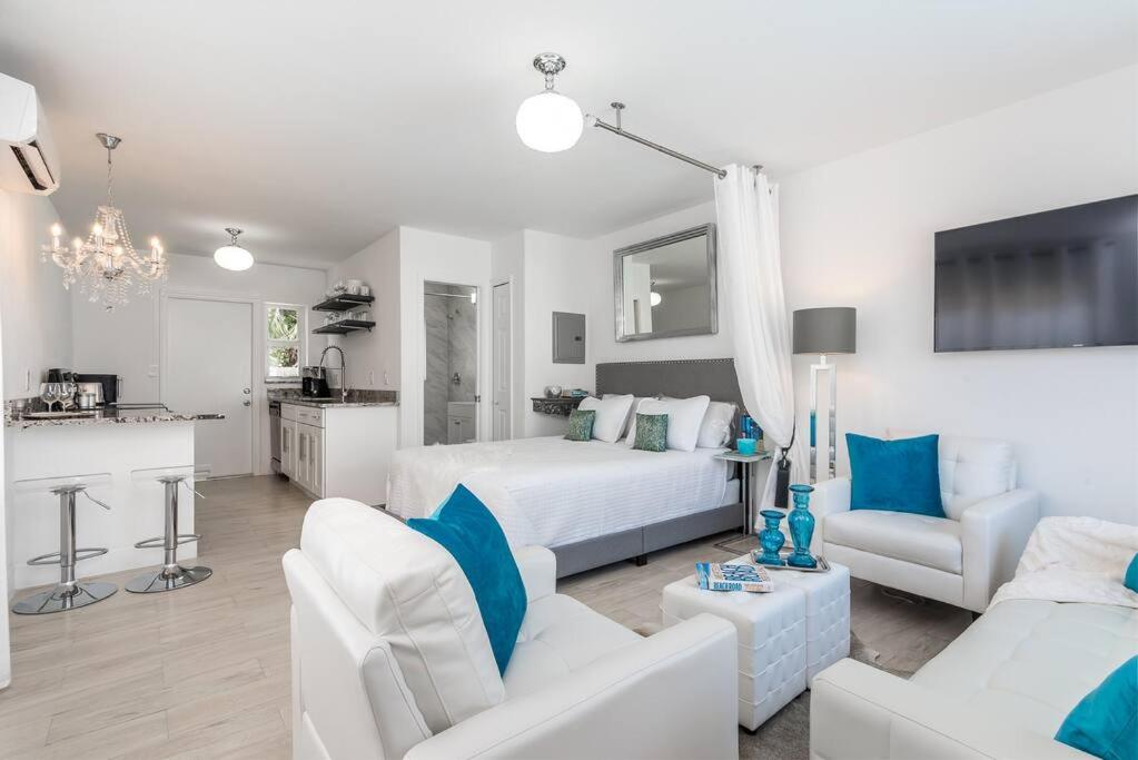 La Vida Delray #3-Lux w/HEATED pool-BEST LOCATION!