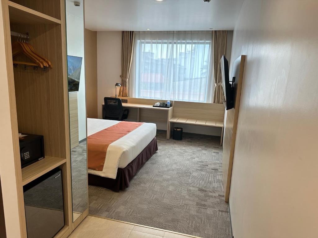 HOTEL YAH HANOI
