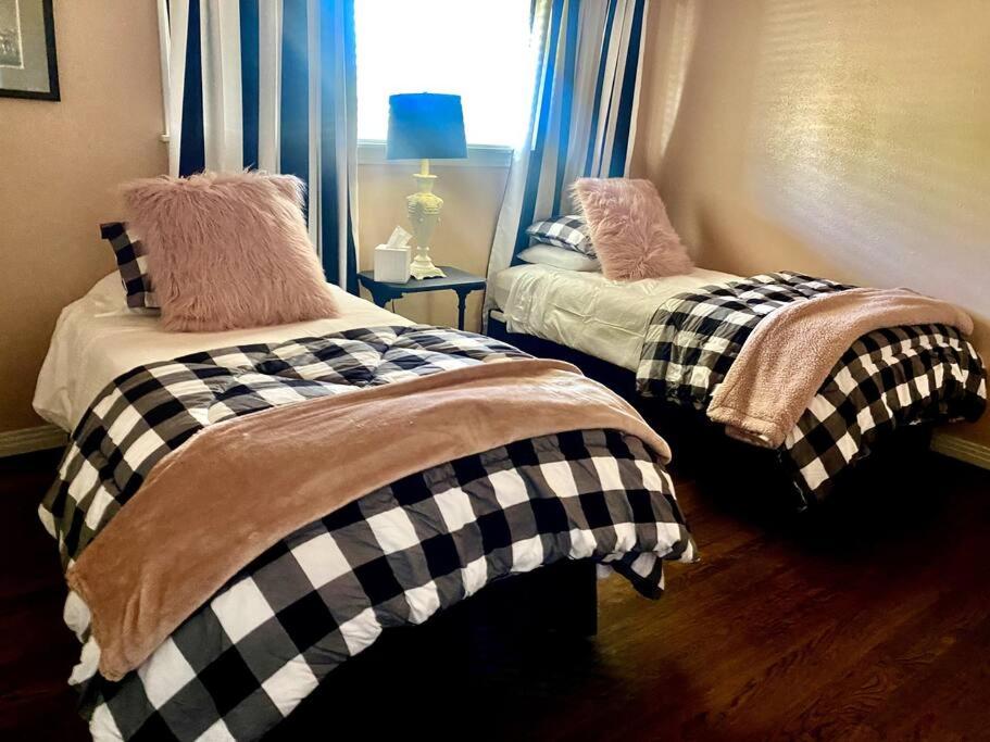 I40 Large Tuscany 4 bed 20min PDC