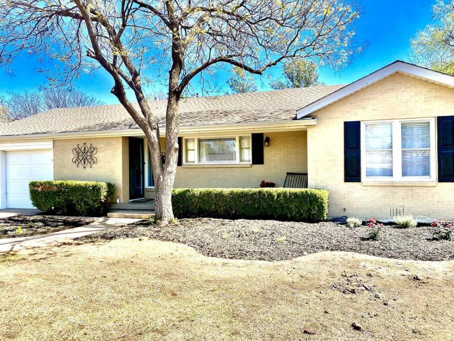 I40 Large Tuscany 4 bed 20min PDC photo 2