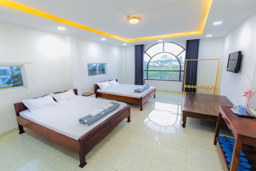 Hoa Cúc Phương Hotel Dĩ An - Bình Dương photo 2