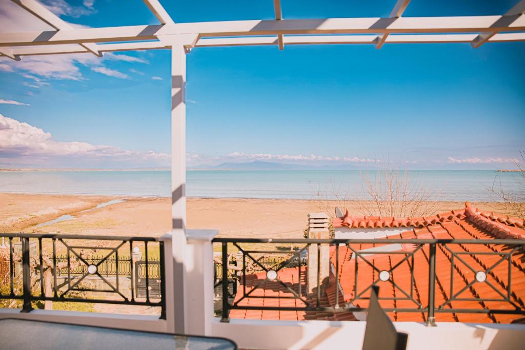 Villa Olga Sea Front Katakolo - Happy Rentals