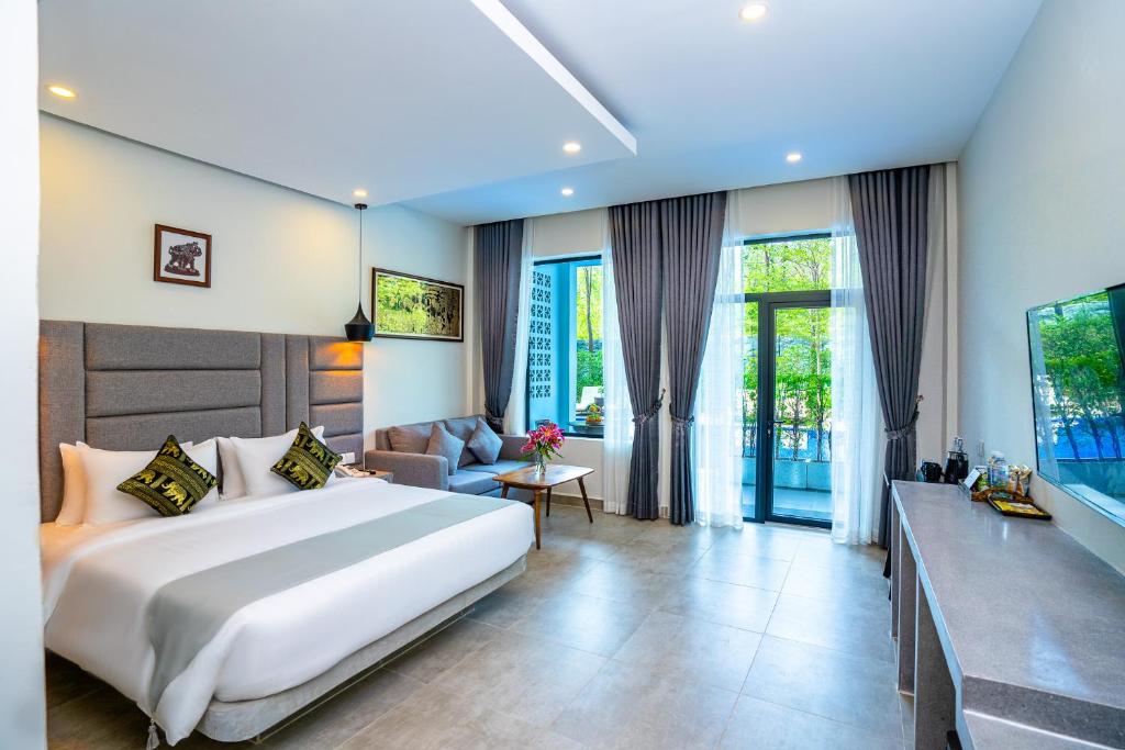 Rainforest Hotel by NSUN photo 2