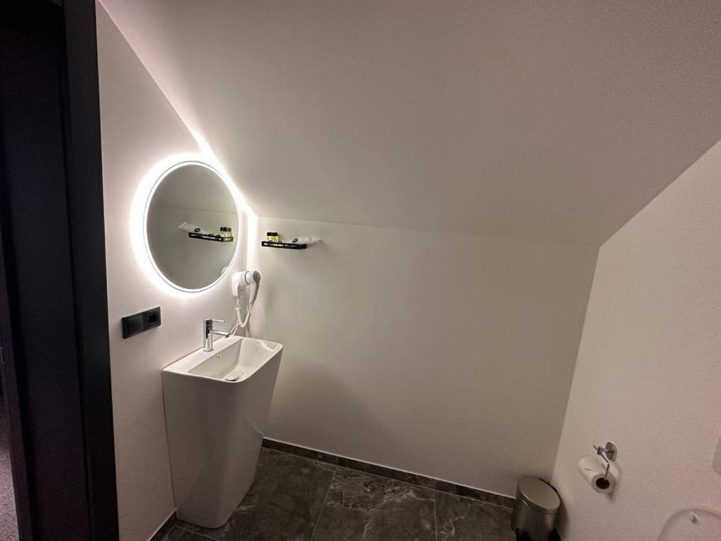Royal Wood Hotel photo 4