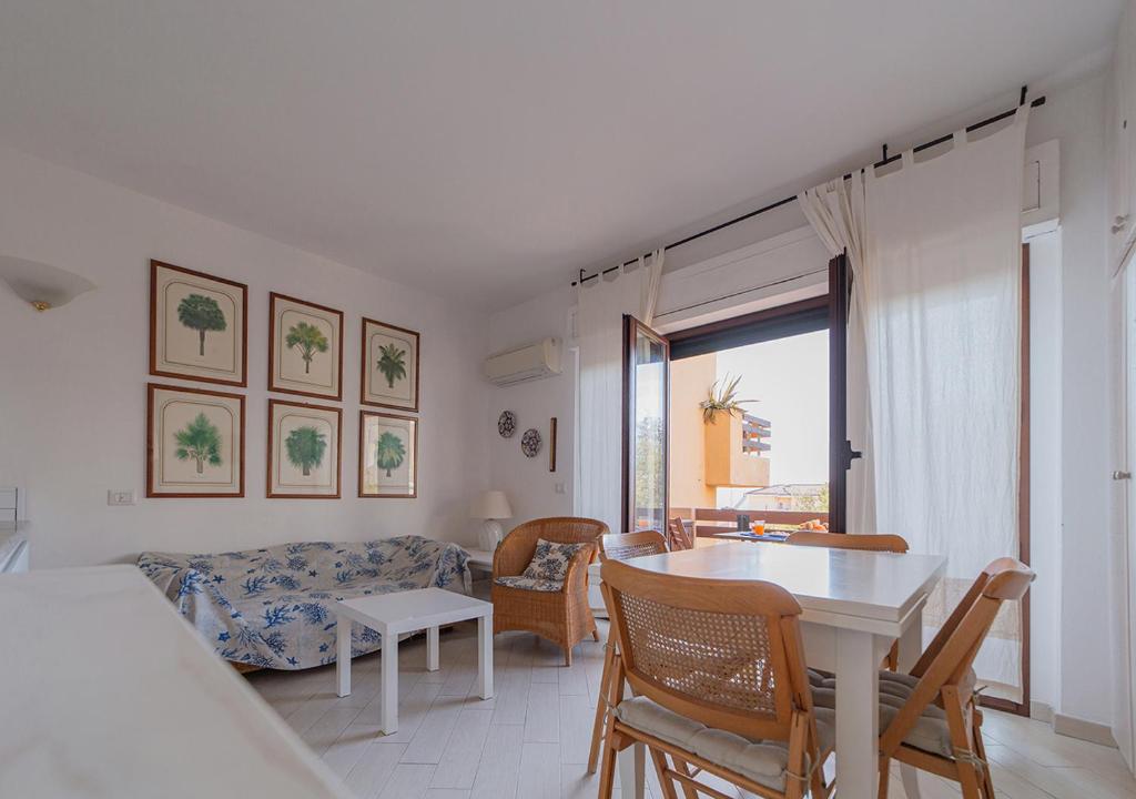SOLUZIONI IMMOBILIARI - Cala maiore 1 Trilocale con terrazza e piscina condominiale La Maddalena photo 4