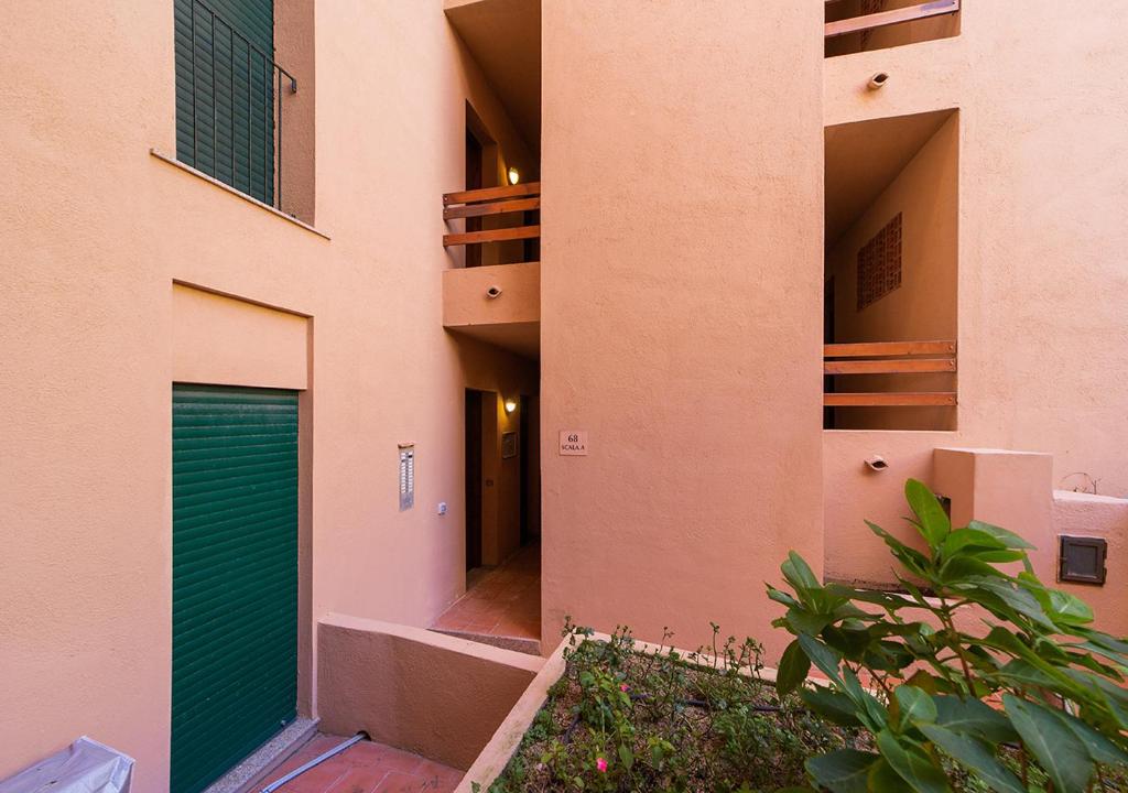 SOLUZIONI IMMOBILIARI - Cala maiore 1 Trilocale con terrazza e piscina condominiale La Maddalena photo 2