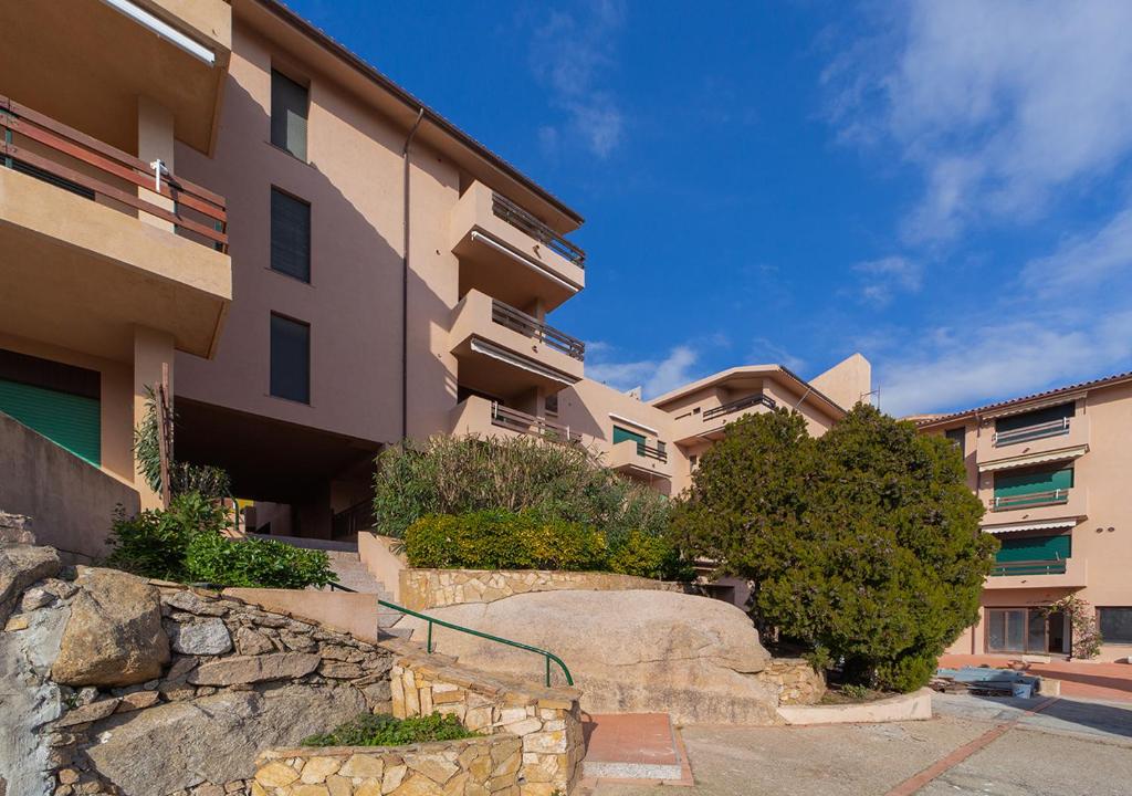 SOLUZIONI IMMOBILIARI - Cala maiore 1 Trilocale con terrazza e piscina condominiale La Maddalena photo 1
