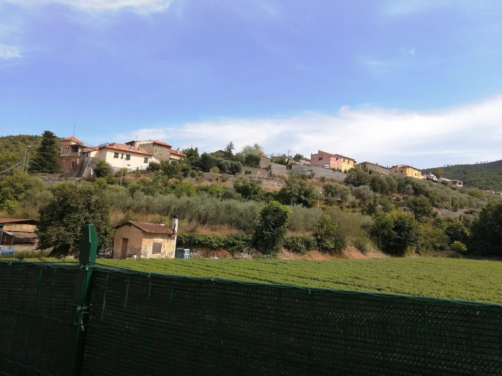 Liguria di Ponente Albenga collina photo 4
