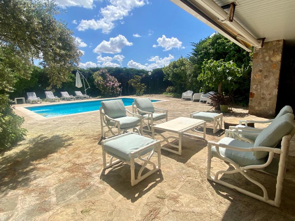 Luxury home Paraiso with pool and gym photo 4