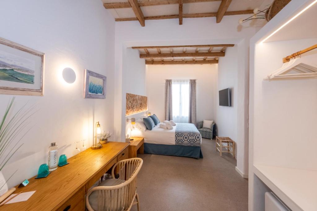 Hotel S'Antiga Adults Only - Tap to explore photos