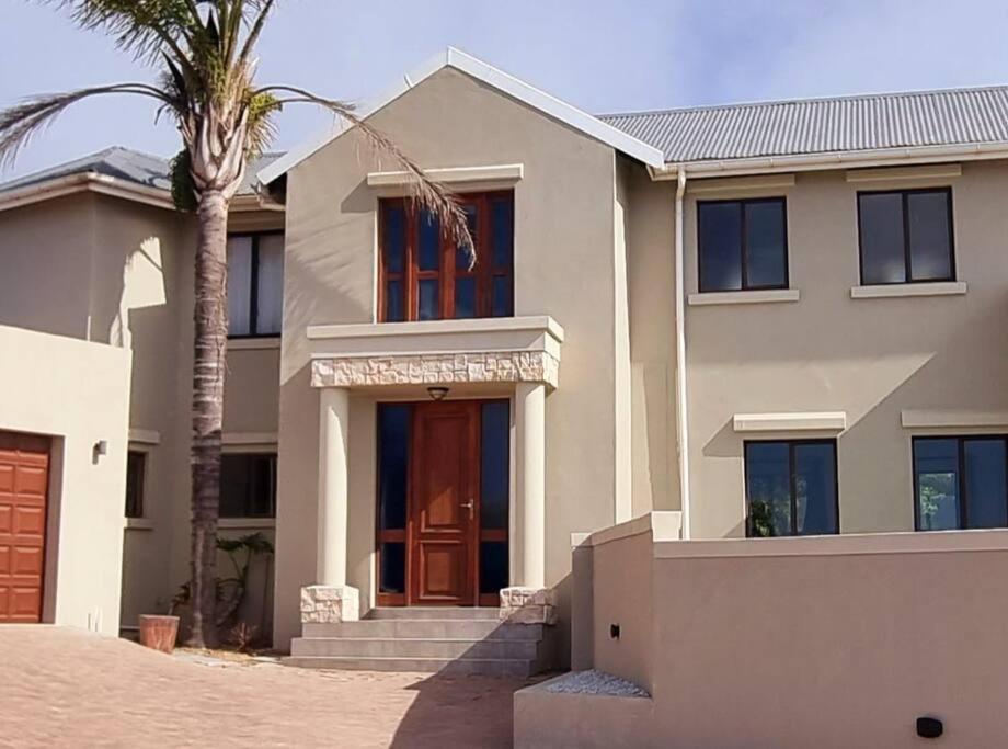 Zoete Inval - 3 Bedroom Self Catering Home. photo 2