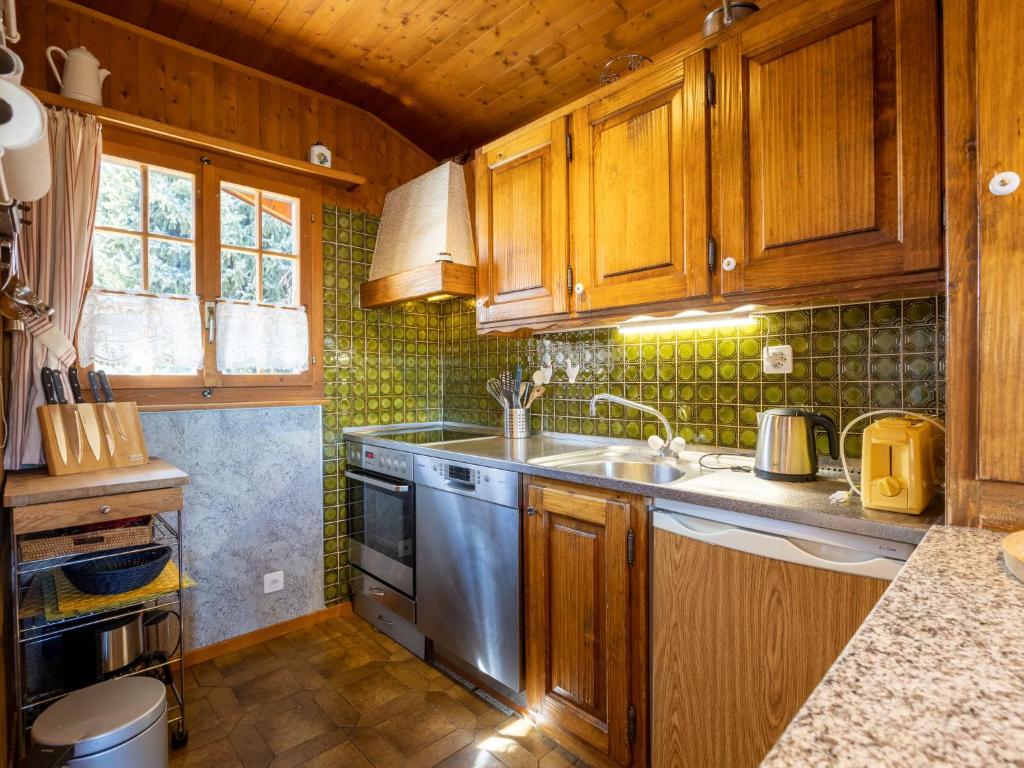 Chalet L'Alouette by Interhome photo 4